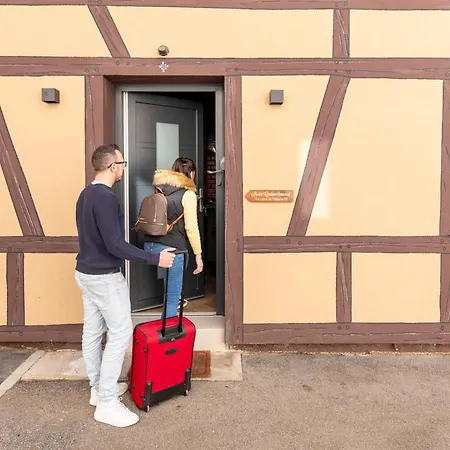 Cinema Prive Tv 85 Pouces - Wifi - Clim - Gare 2 Minutes