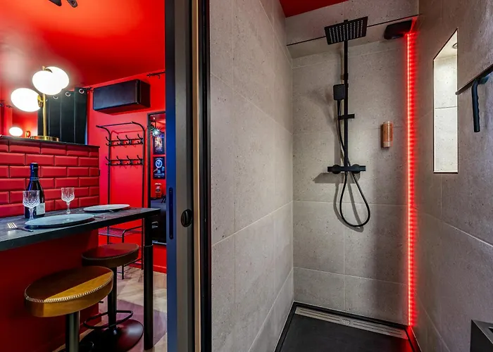 Cinema Prive Tv 85 Pouces - Wifi - Clim - Gare 2 Minutes